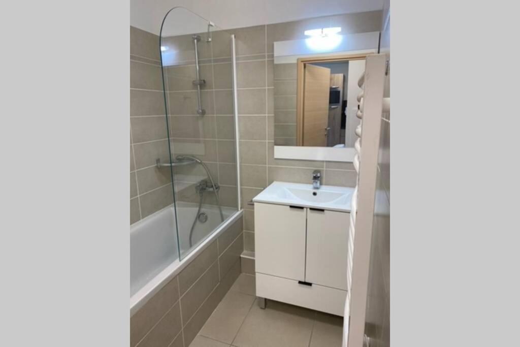 Appartement De Charme Dans Residence Avec Piscine La Joue Du Loup Saint-Étienne-en-Dévoluy Exteriör bild