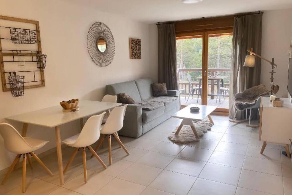 Appartement De Charme Dans Residence Avec Piscine La Joue Du Loup Saint-Étienne-en-Dévoluy Exteriör bild